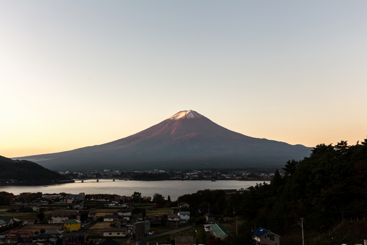 日の出直後の富士山
