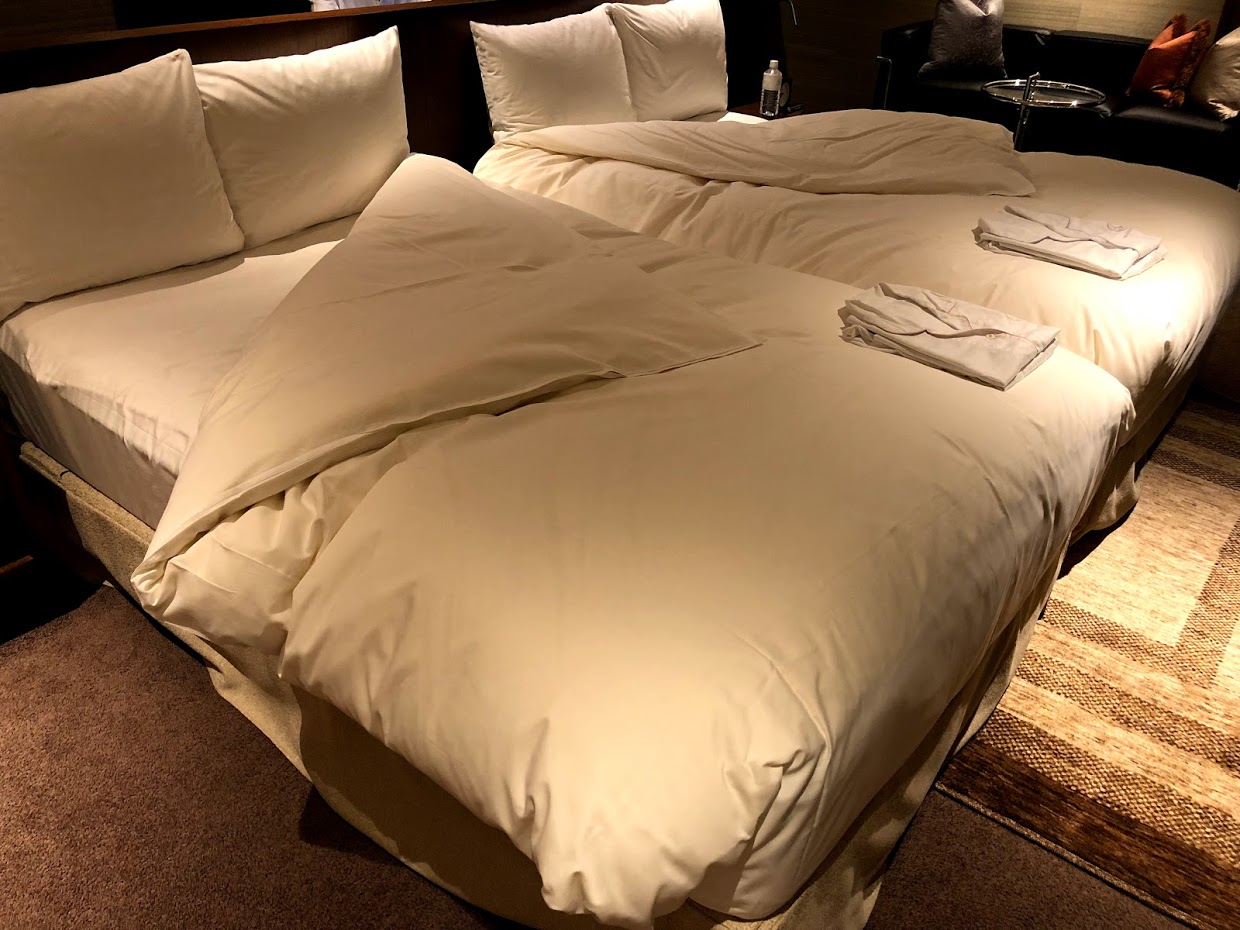 ホテルひらまつ熱海　夜寝る前のベッドメイキング