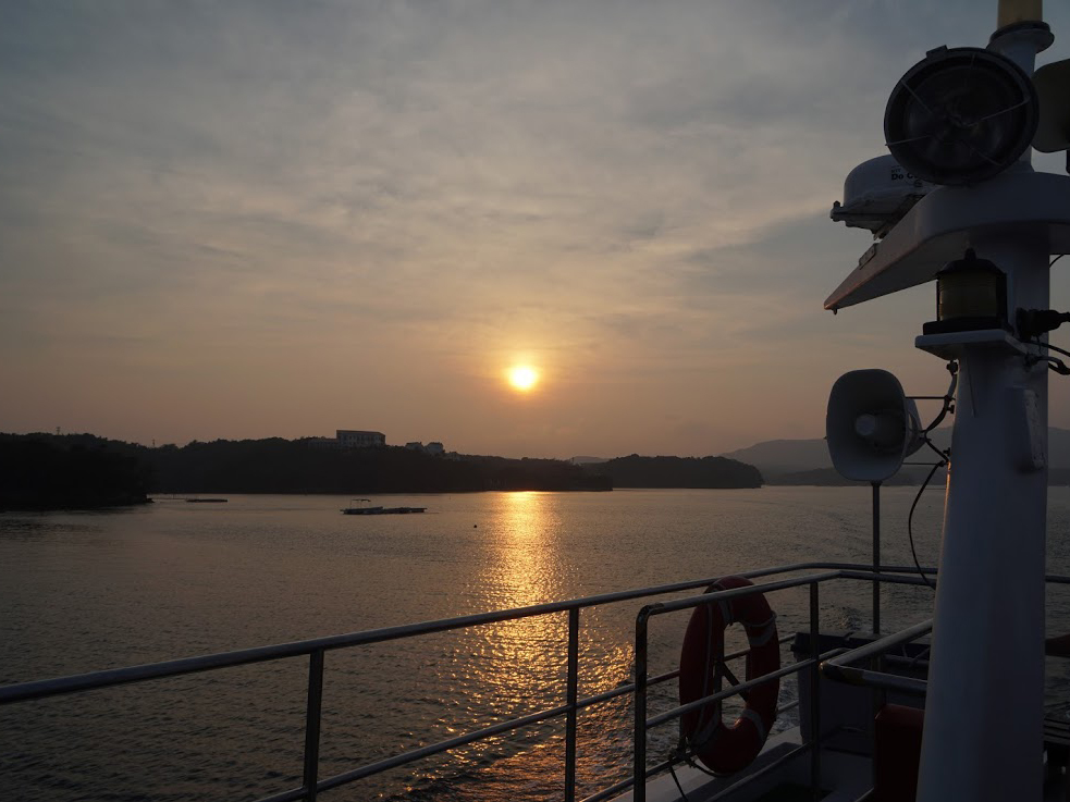 志摩地中海村　サンセットクルージング　船からみえる夕日